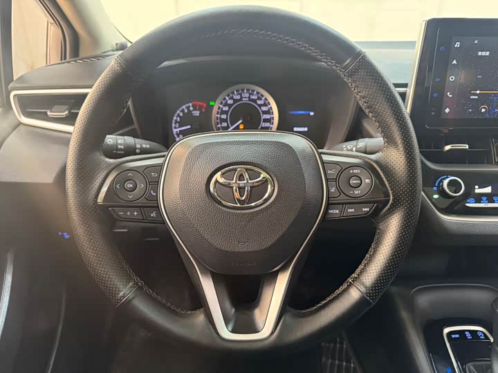 Фото 15 - Toyota Corolla