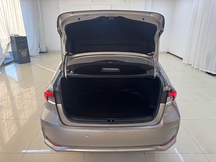 Фото 19 - Toyota Corolla