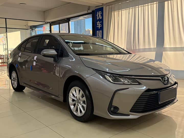 Фото 3 - Toyota Corolla