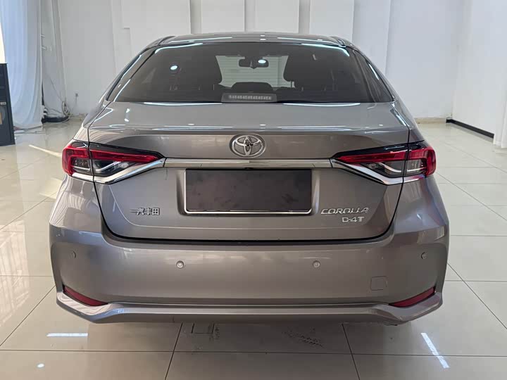 Фото 5 - Toyota Corolla