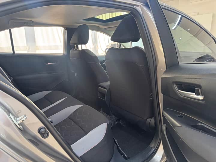 Фото 9 - Toyota Corolla