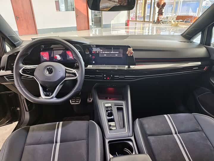 Фото 10 - Volkswagen Golf