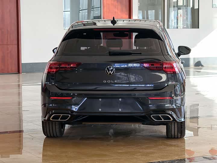 Фото 14 - Volkswagen Golf