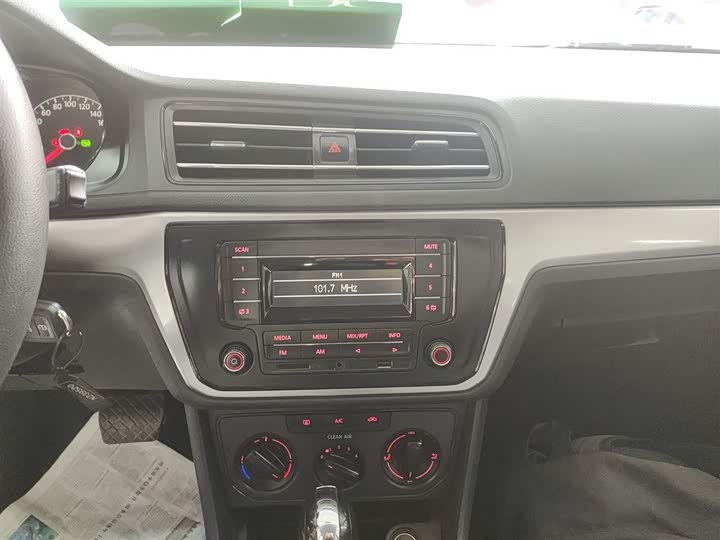 Фото 13 - Volkswagen Lavida