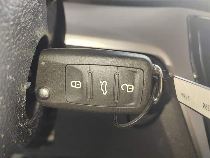 Фото 9 - Volkswagen Lavida