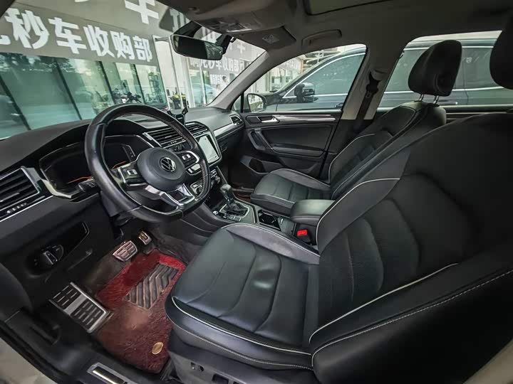 Фото 7 - Volkswagen Tiguan L Pro