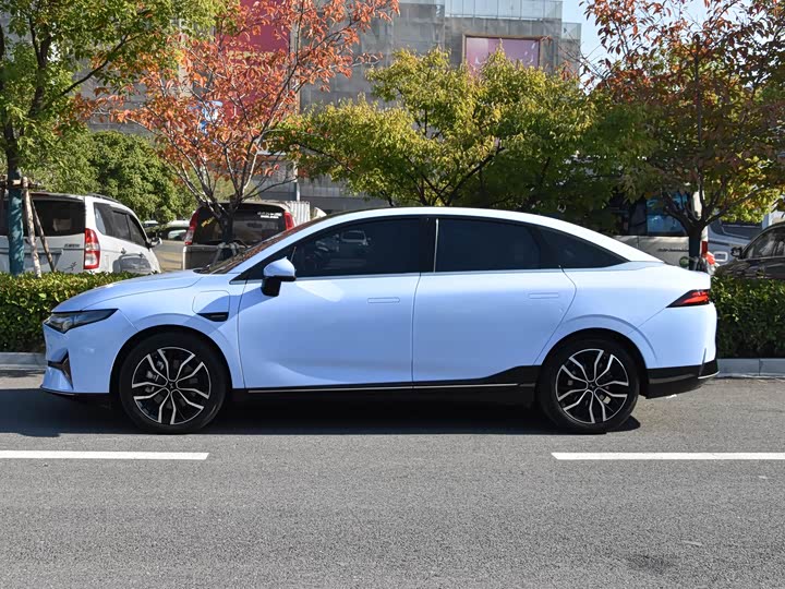 Фото 2 - XPeng P5