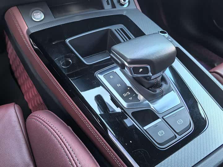 Фото 13 - Audi Q5L