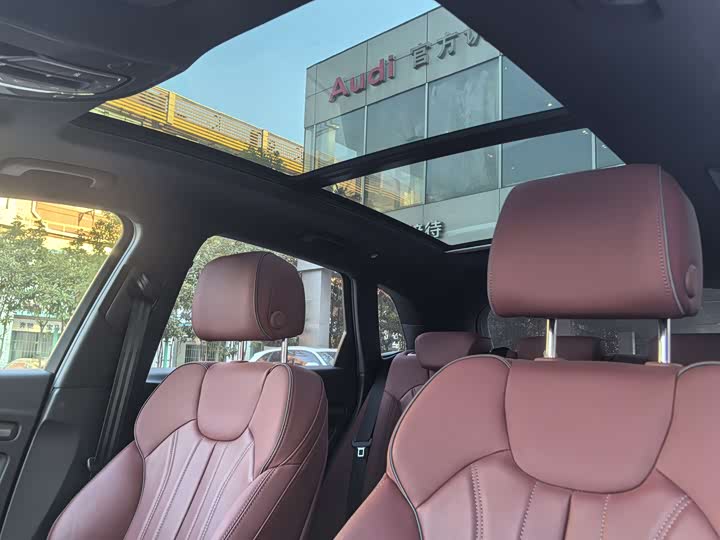 Фото 19 - Audi Q5L