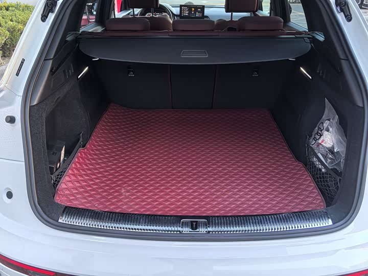 Фото 8 - Audi Q5L