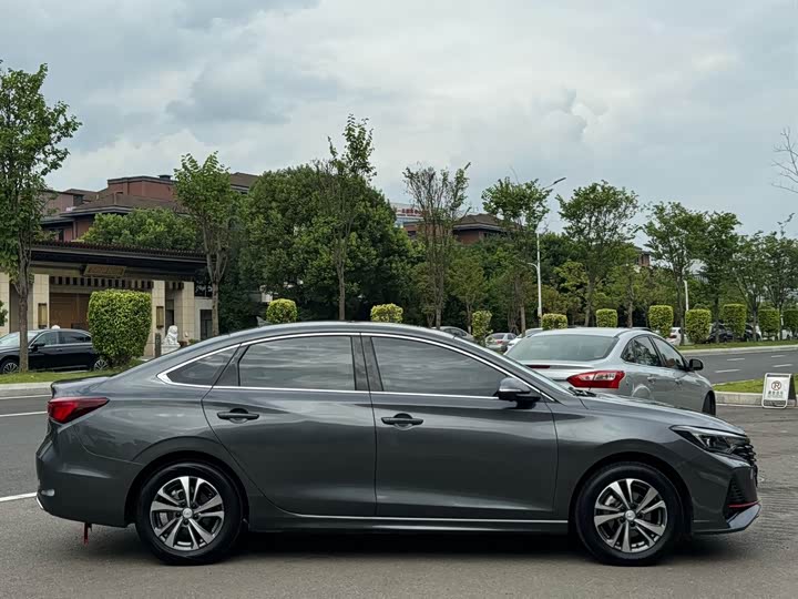 Фото 12 - Changan Eado Plus