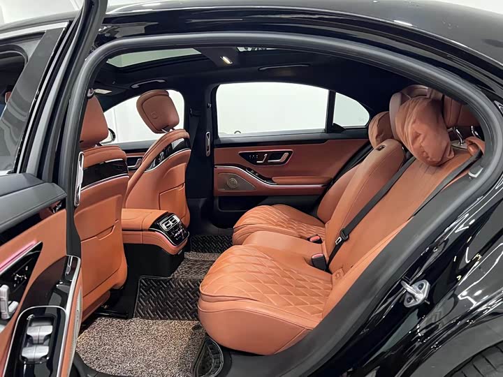 Фото 10 - Mercedes-Benz S-Class