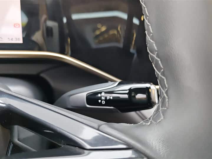 Фото 16 - Hongqi EH7