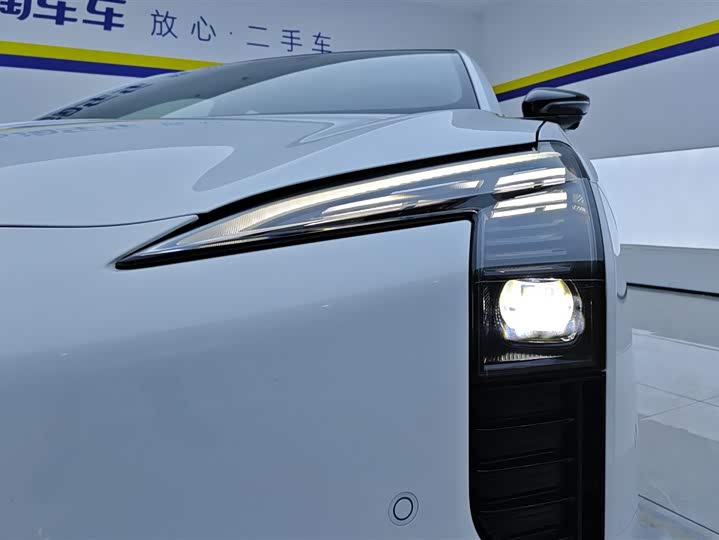 Фото 5 - Hongqi EH7