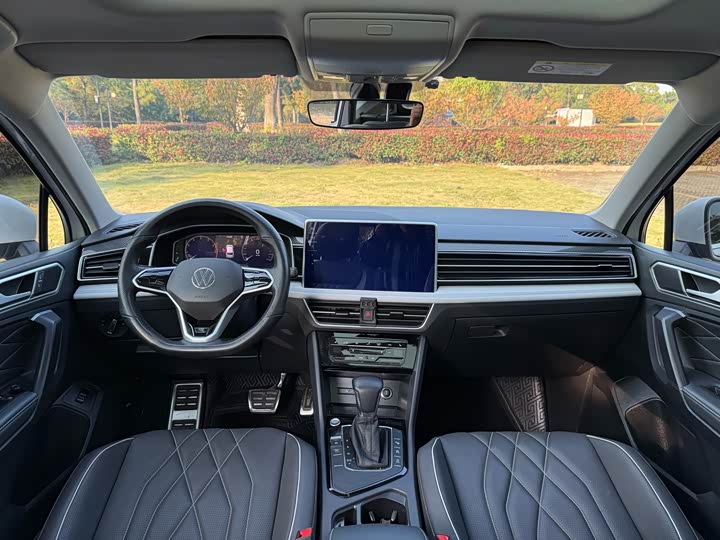 Фото 9 - Volkswagen Tiguan L Pro