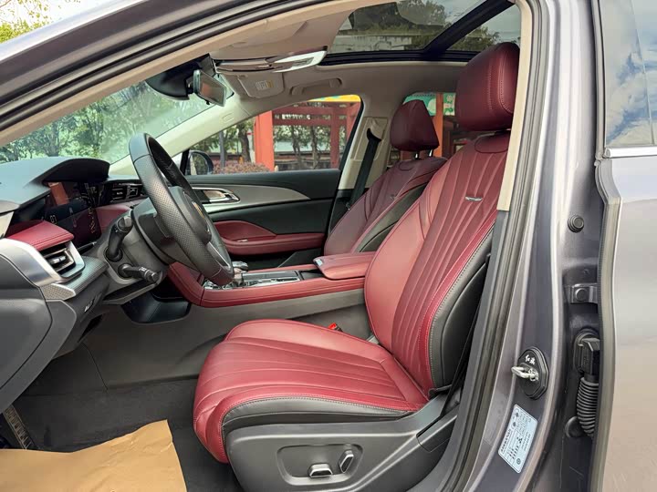 Фото 11 - Hongqi H5