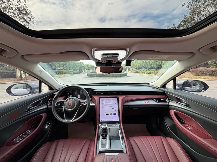 Фото 16 - Hongqi H5