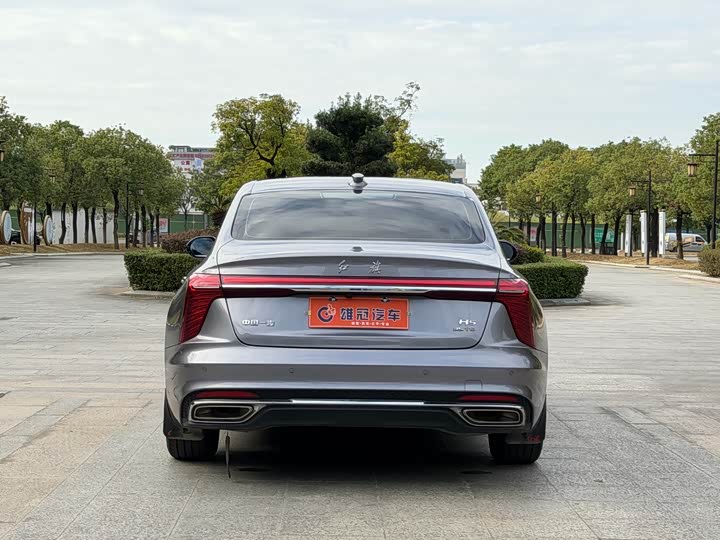 Фото 7 - Hongqi H5