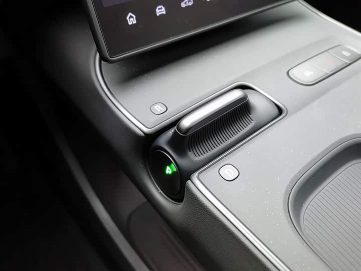 Фото 13 - Nio ET5T