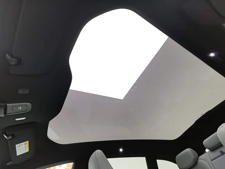 Фото 14 - Nio ET5T