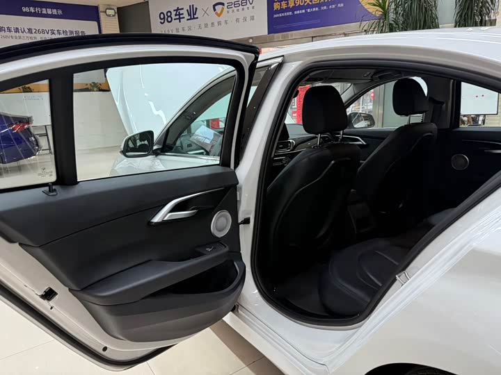 Фото 15 - BMW 1 Series