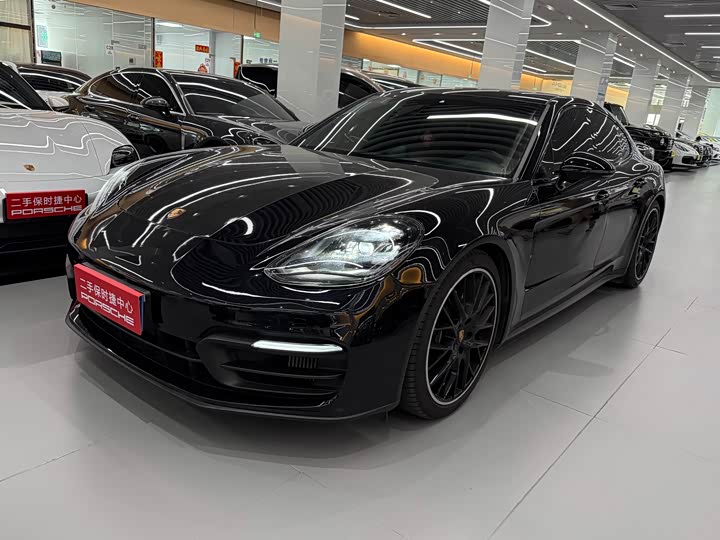 Фото 1 - Porsche Panamera