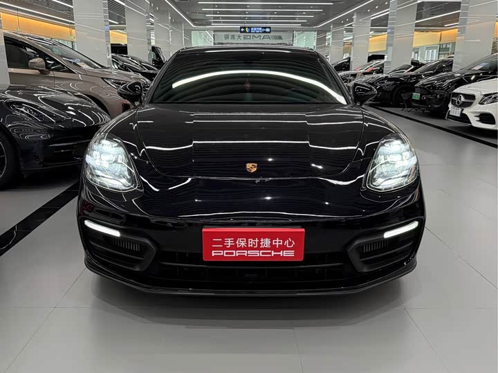 Фото 2 - Porsche Panamera
