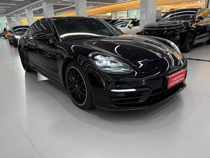 Фото 3 - Porsche Panamera