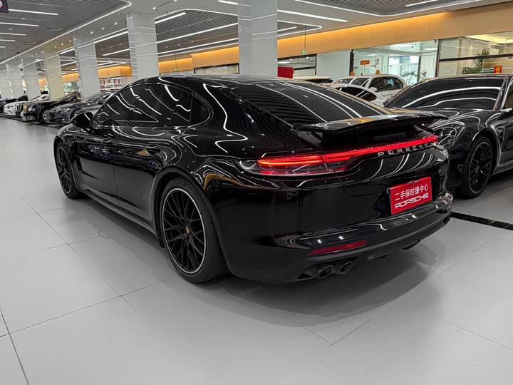 Фото 4 - Porsche Panamera