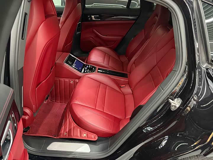 Фото 9 - Porsche Panamera