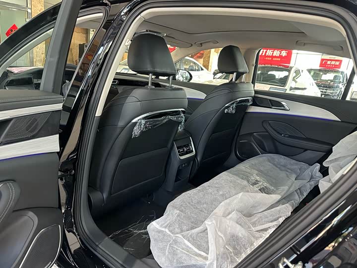 Фото 5 - Hongqi H5