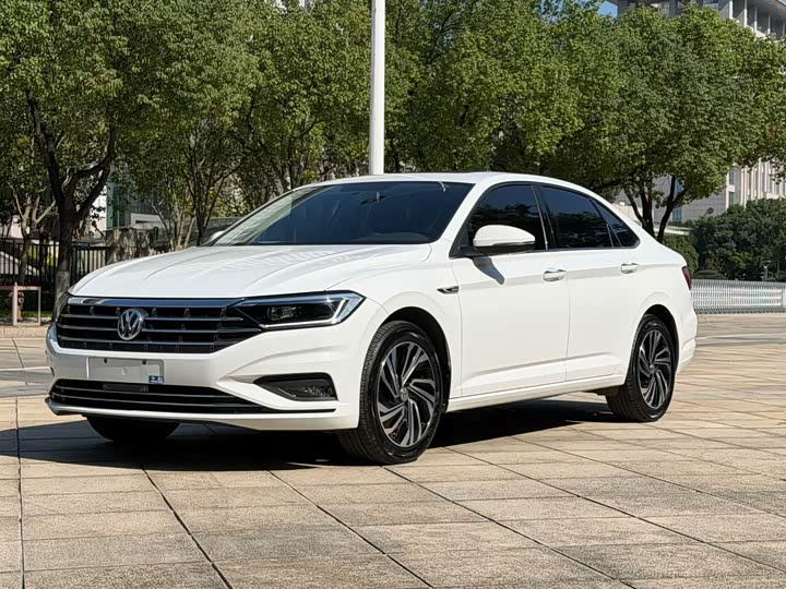 Фото 1 - Volkswagen Sagitar L