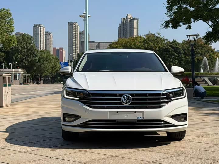 Фото 2 - Volkswagen Sagitar L