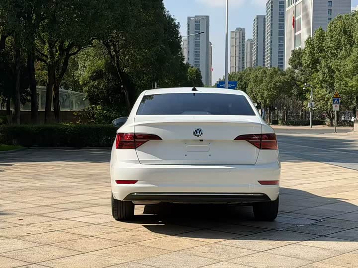 Фото 4 - Volkswagen Sagitar L