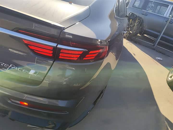 Фото 8 - Geely Preface