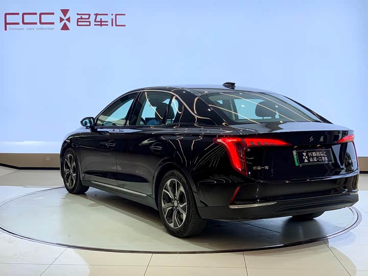 Фото 7 - Hongqi E-QM5