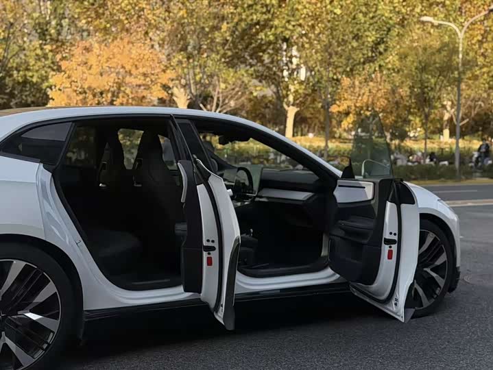 Фото 10 - Polestar 4