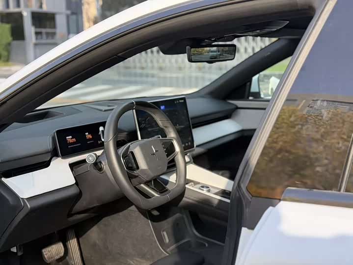 Фото 12 - Polestar 4