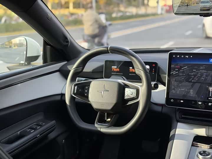 Фото 13 - Polestar 4