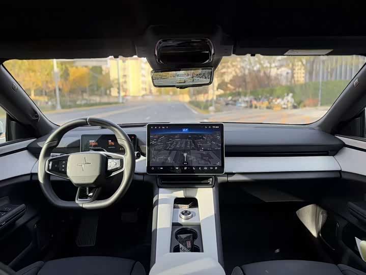 Фото 14 - Polestar 4