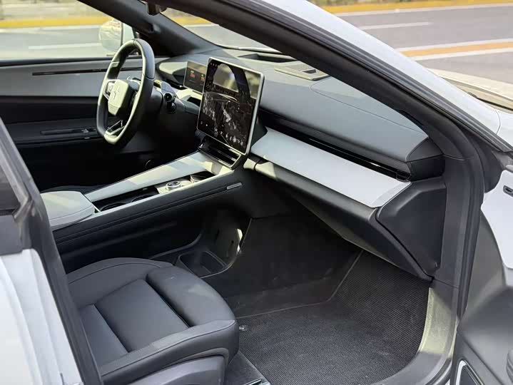 Фото 18 - Polestar 4