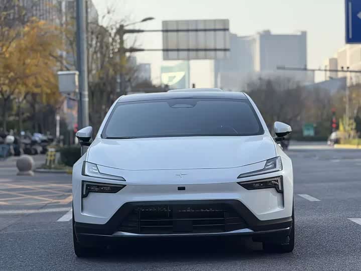 Фото 2 - Polestar 4