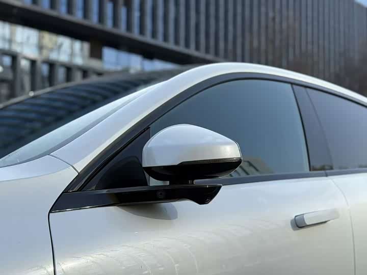 Фото 8 - Polestar 4