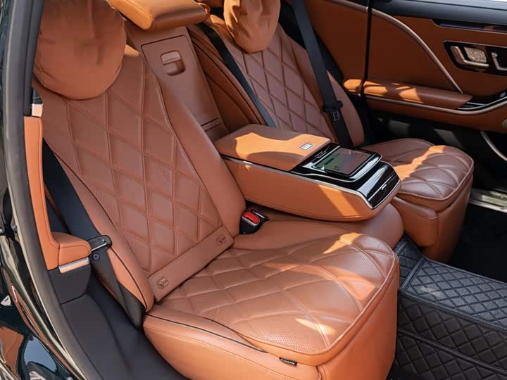 Фото 22 - Mercedes-Benz Maybach S-Class