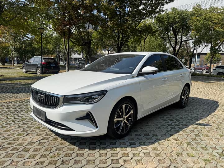 Фото 1 - Geely Emgrand