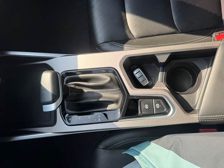 Фото 17 - Geely Emgrand