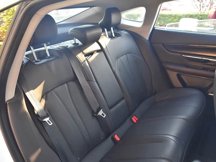 Фото 13 - XPeng P7