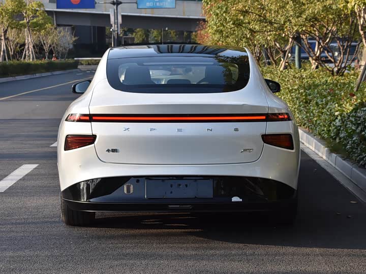 Фото 5 - XPeng P7