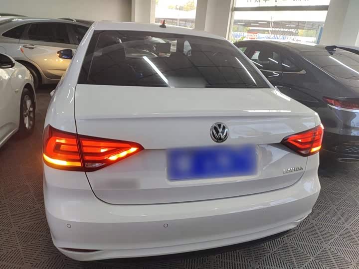 Фото 6 - Volkswagen Lavida