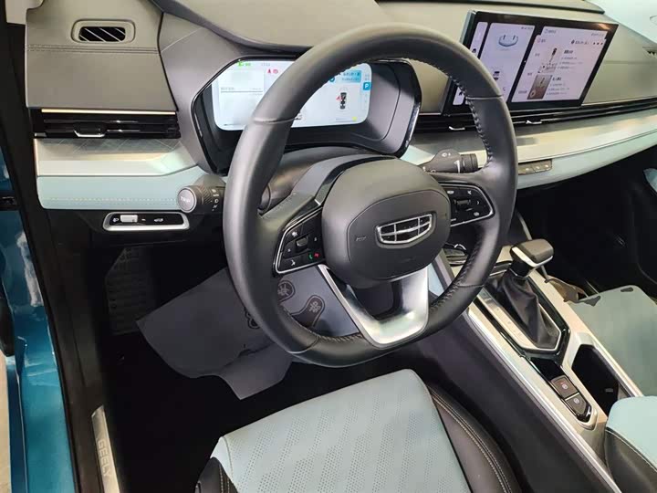 Фото 11 - Geely Emgrand L